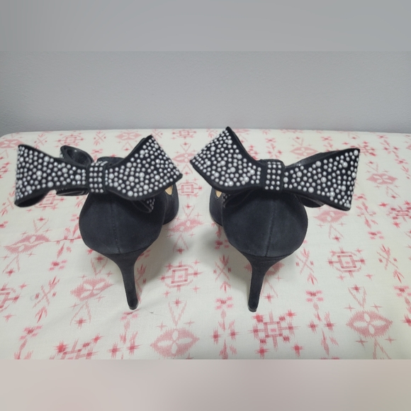 Neiman Marcus "Verity" Bow Heels - Picture 4 of 6